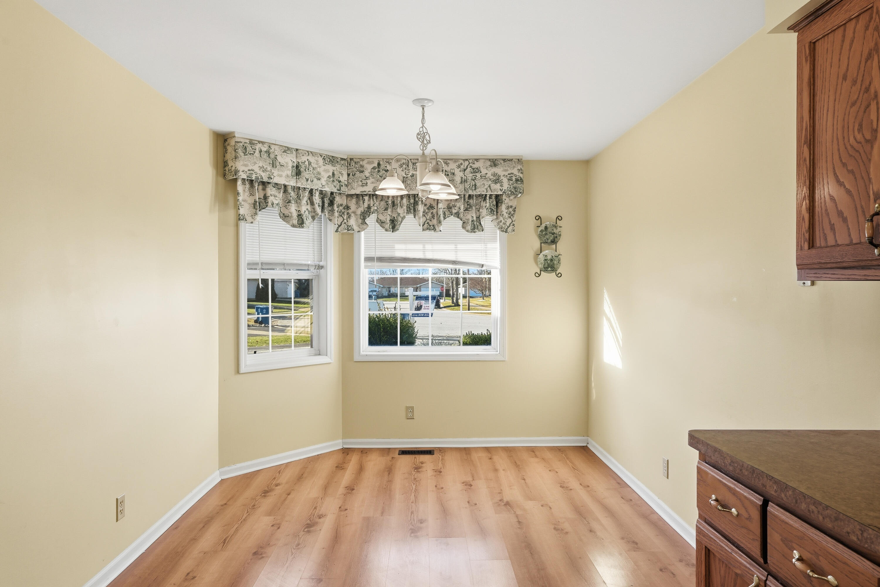 310 Pine Ridge Circle Lowell, IN 46356 - Photo 11 of 33 3000x2000