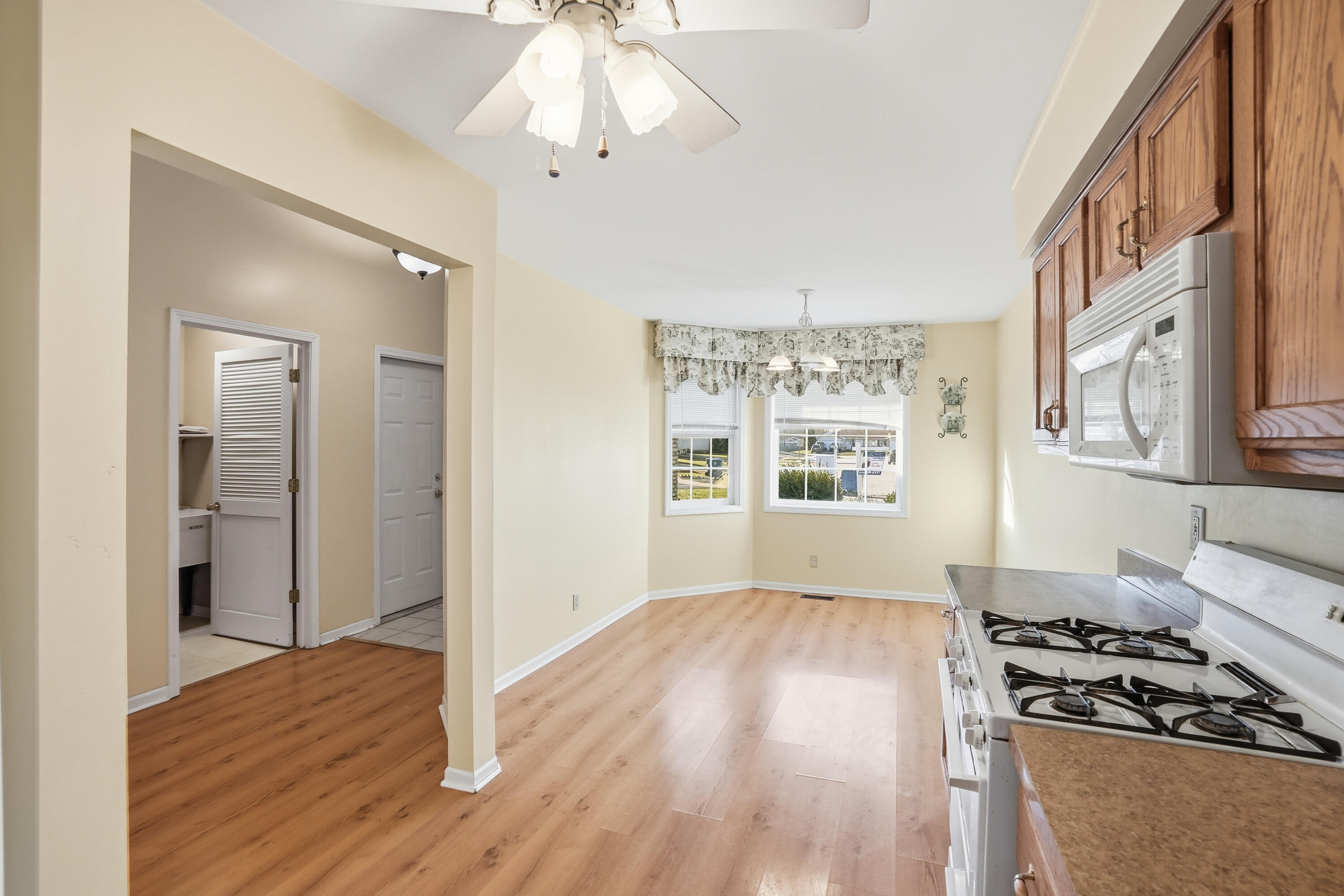 310 Pine Ridge Circle Lowell, IN 46356 - Photo 12 of 33 3000x2000