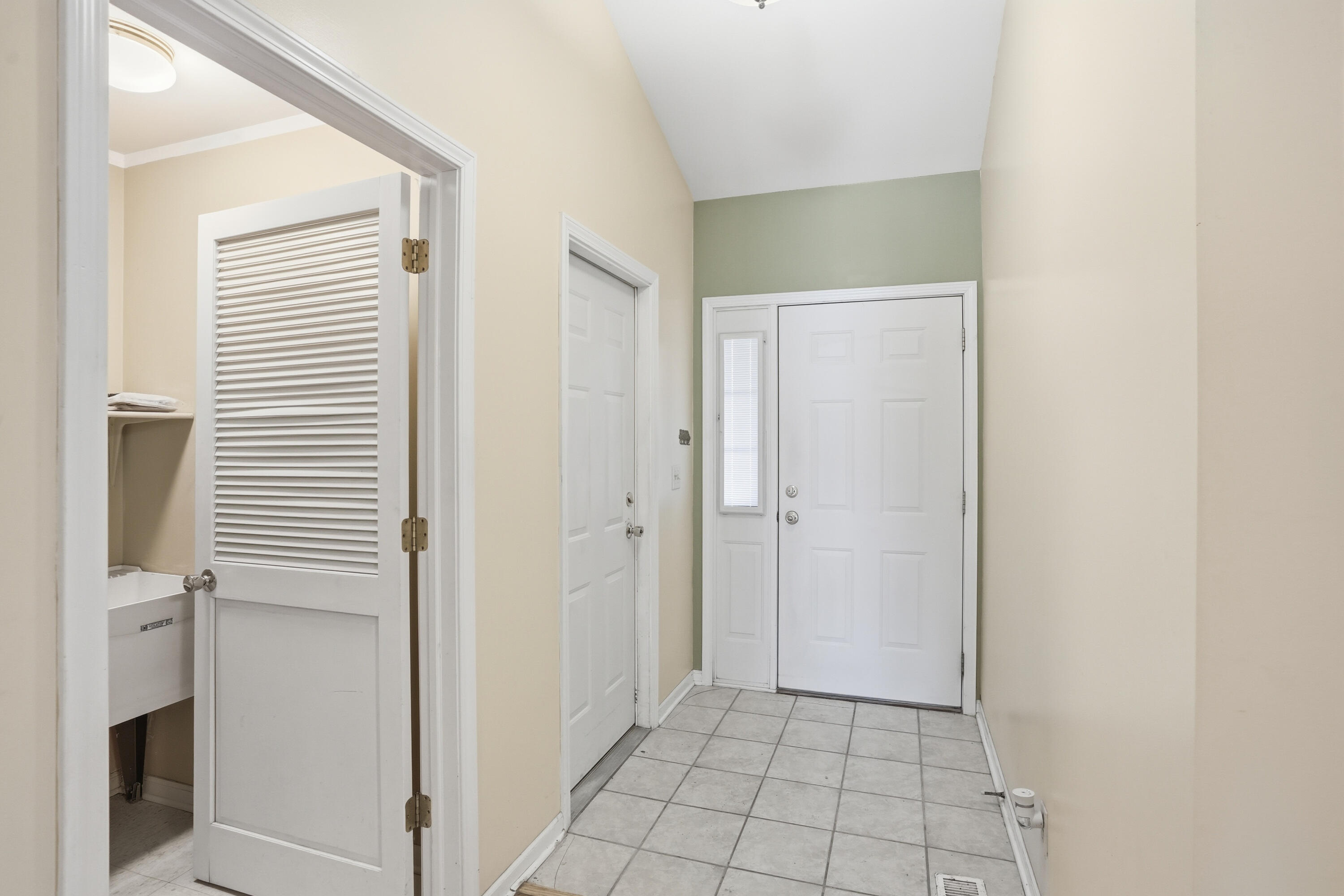 310 Pine Ridge Circle Lowell, IN 46356 - Photo 19 of 33 3000x2000