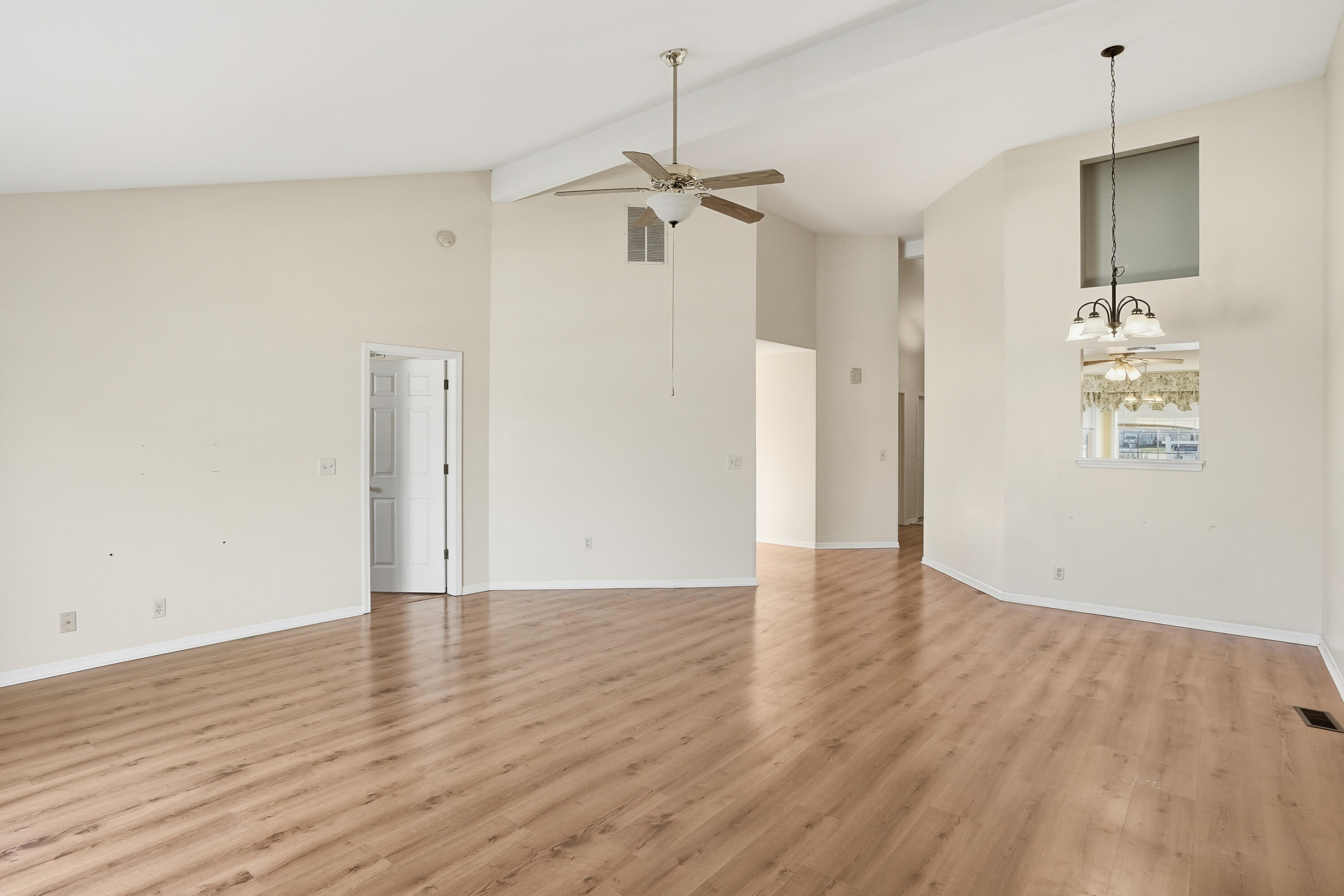310 Pine Ridge Circle Lowell, IN 46356 - Photo 4 of 33 3000x2000
