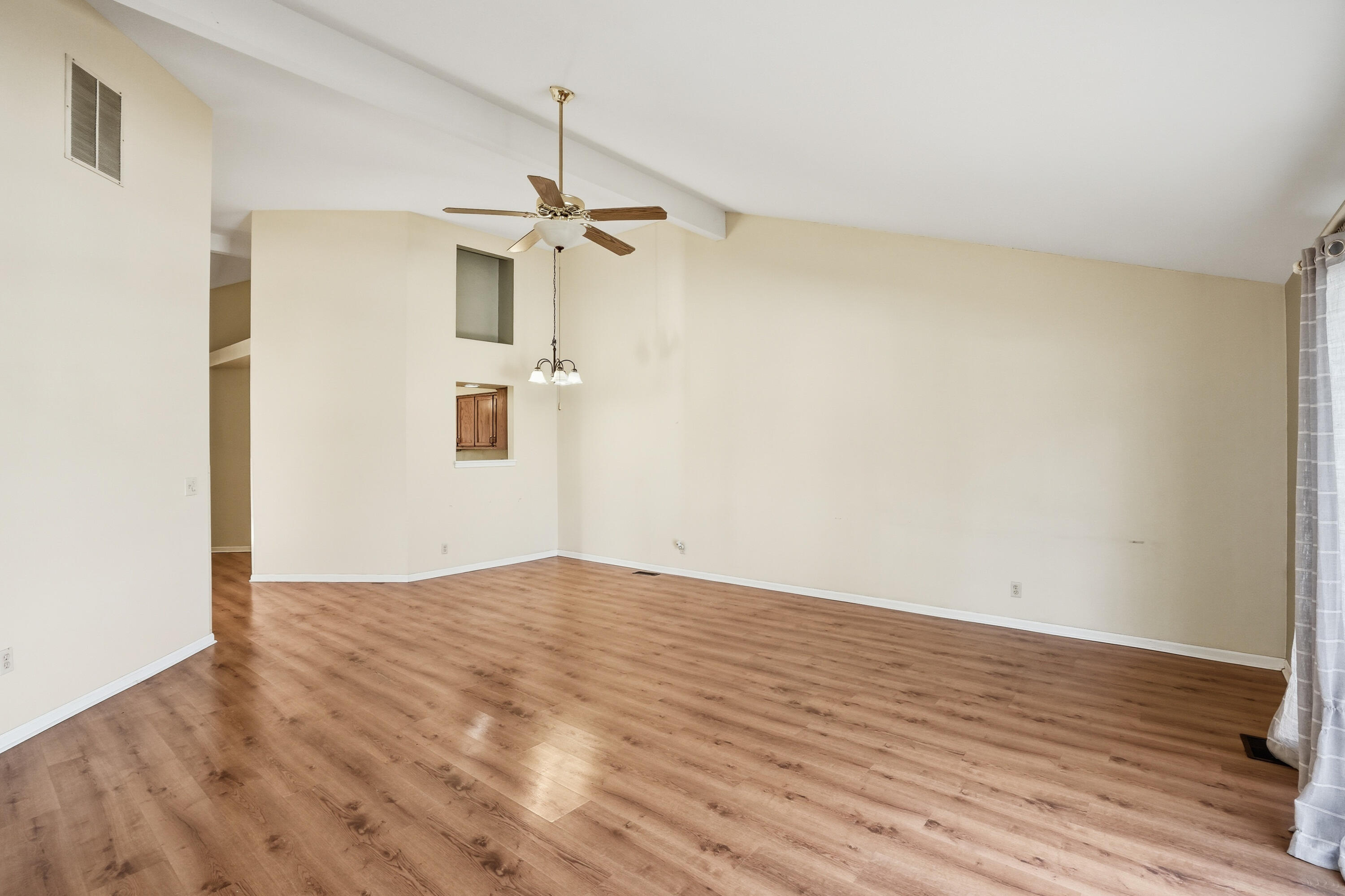 310 Pine Ridge Circle Lowell, IN 46356 - Photo 5 of 33 3000x1999