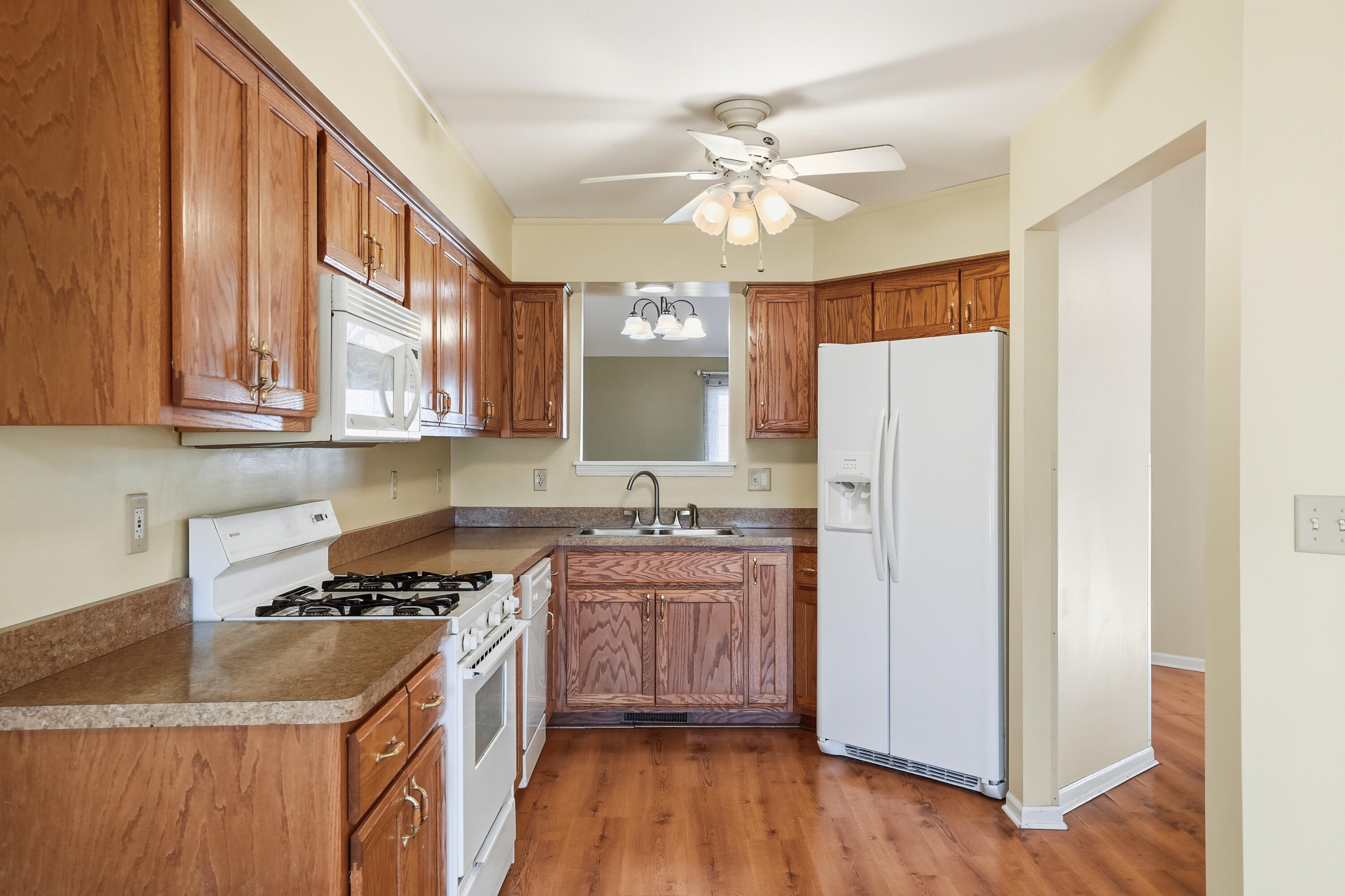 310 Pine Ridge Circle Lowell, IN 46356 - Photo 10 of 33 3000x1999