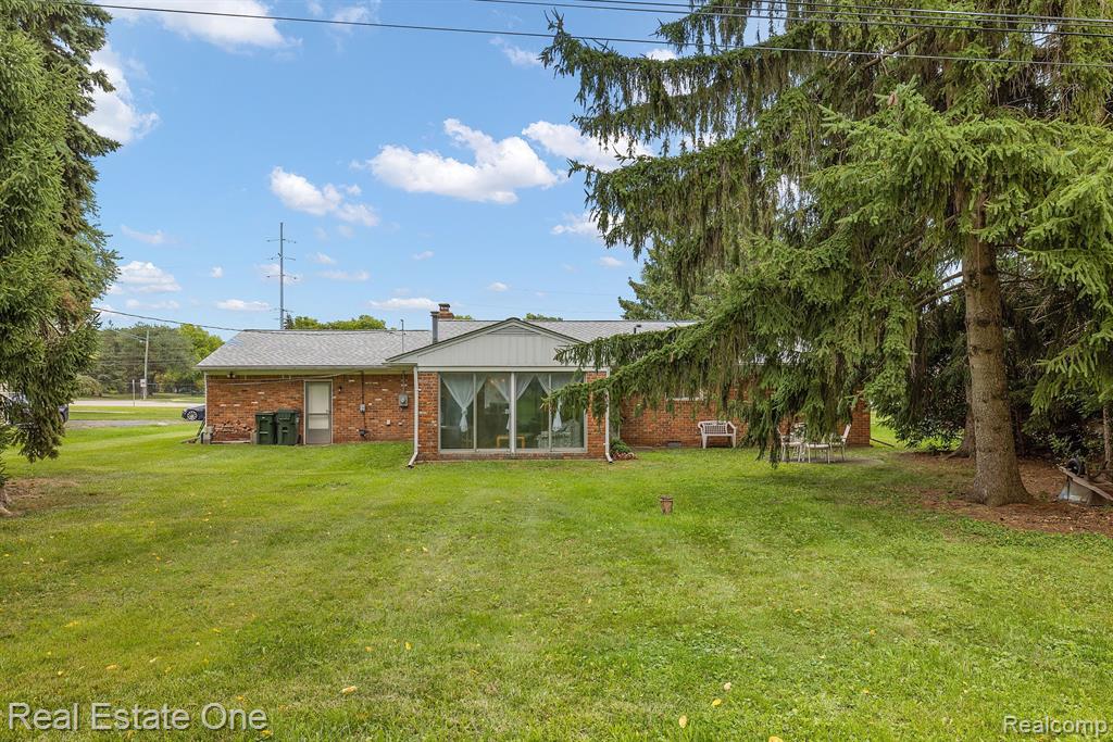 2340 South Rochester Road Rochester Hills, MI 48307 - Photo 3 of 25