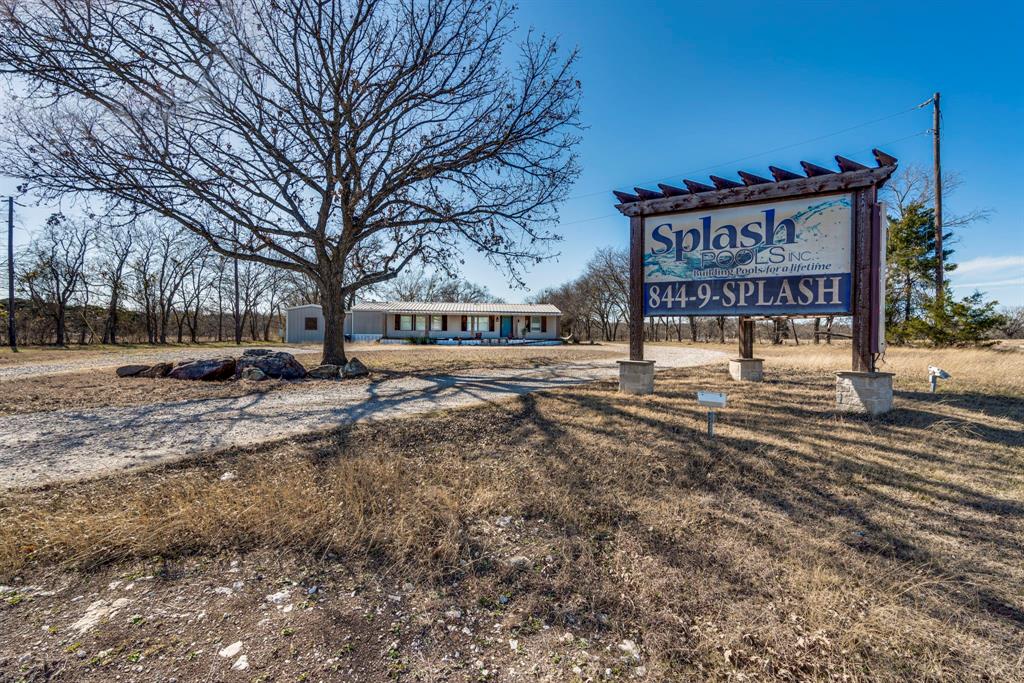 3444 East E Highway Midlothian, TX 76065 - Photo 14 of 26 a sign board with parking space