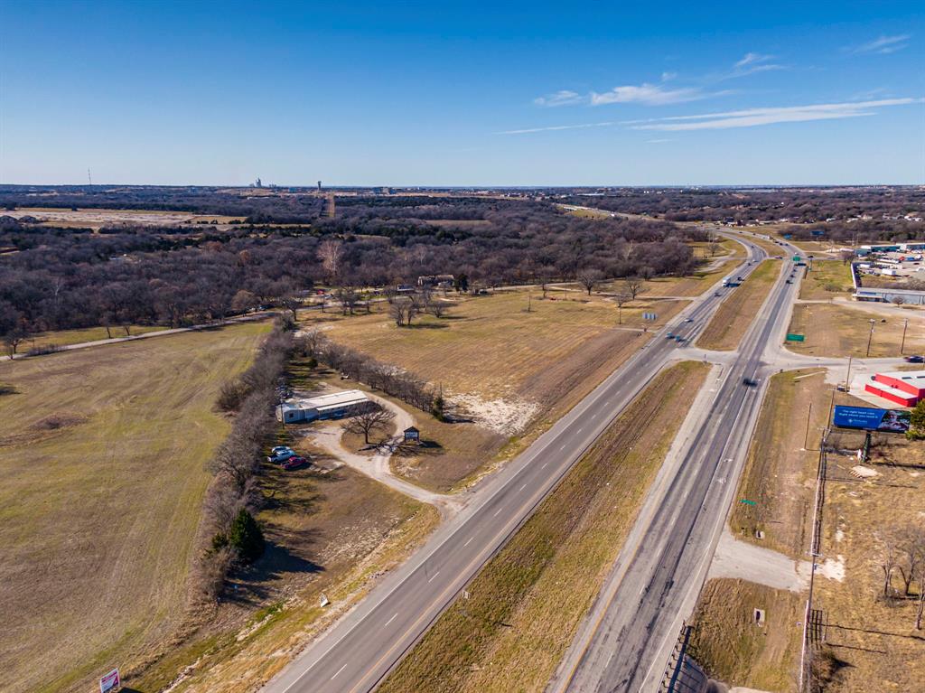 3444 East E Highway Midlothian, TX 76065 - Photo 6 of 26 a view of a terrace with wooden floor
