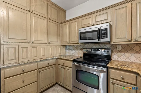 $368,000 | 130 Sobrante Road, Unit 204, Belton, TX 76513