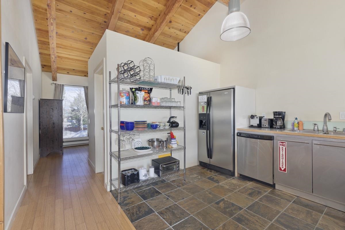 3199 Chateau Road, Unit 22 Mammoth Lakes, CA 93546 - Photo 11 of 37