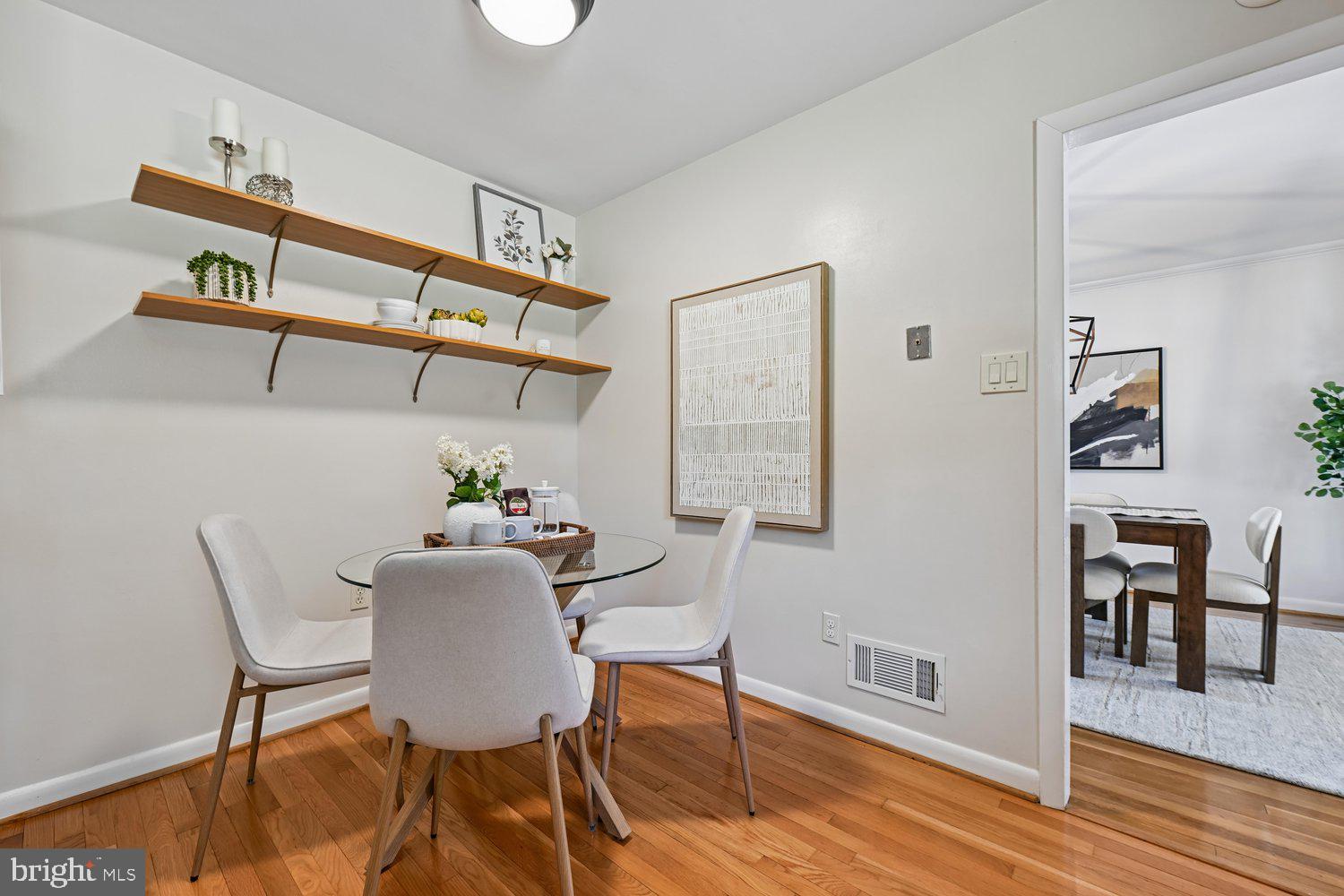 10706 Stoneyhill Drive Silver Spring, MD 20901 - Photo 15 of 49 Eat in kitchen dining area