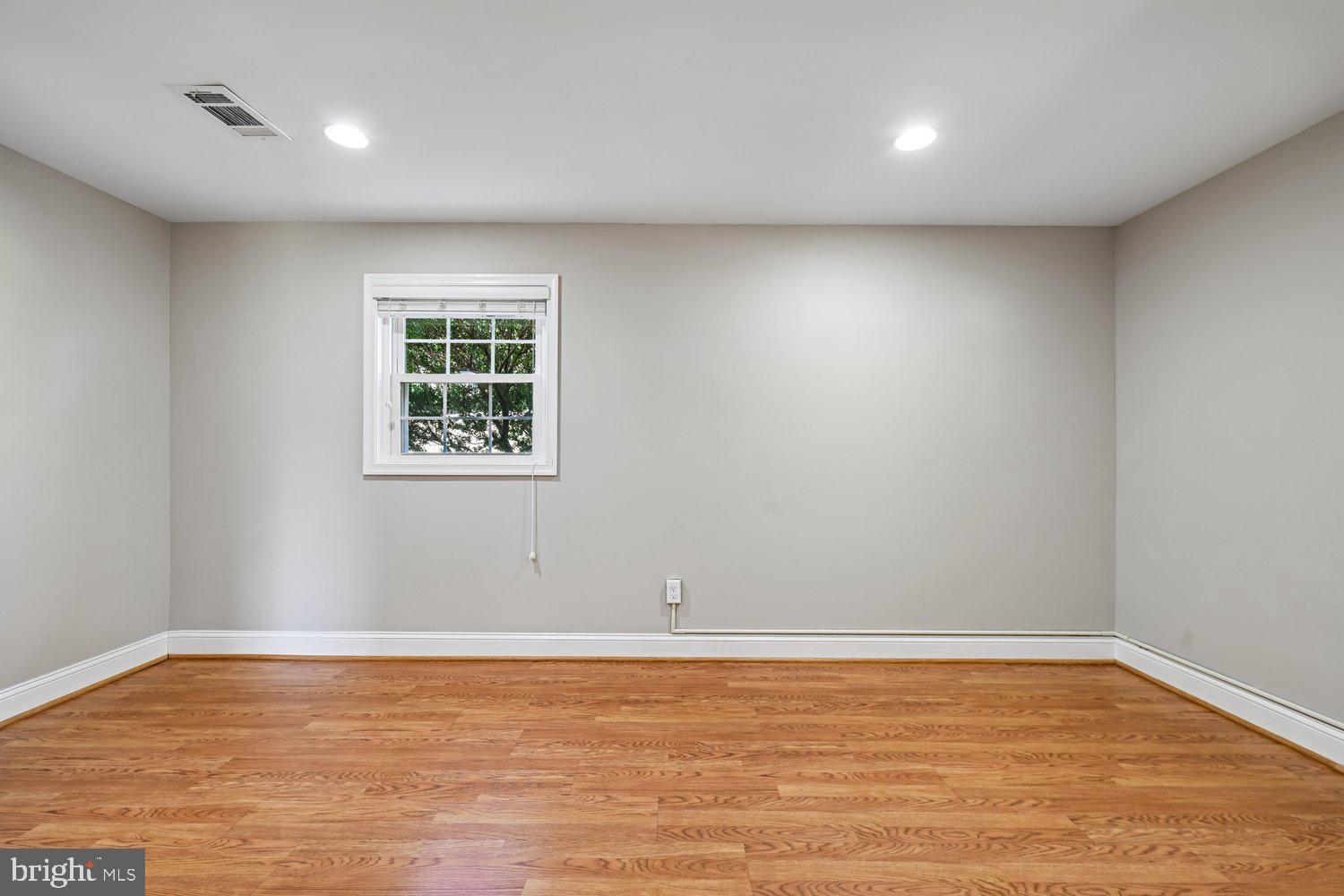 10706 Stoneyhill Drive Silver Spring, MD 20901 - Photo 34 of 49 Large bonus room w/ windows