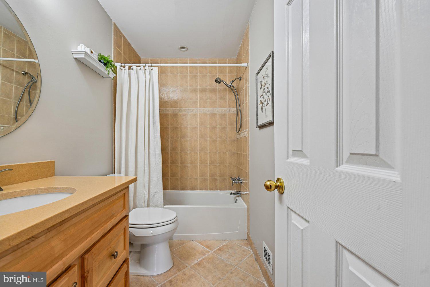 10706 Stoneyhill Drive Silver Spring, MD 20901 - Photo 38 of 50 Full bath
