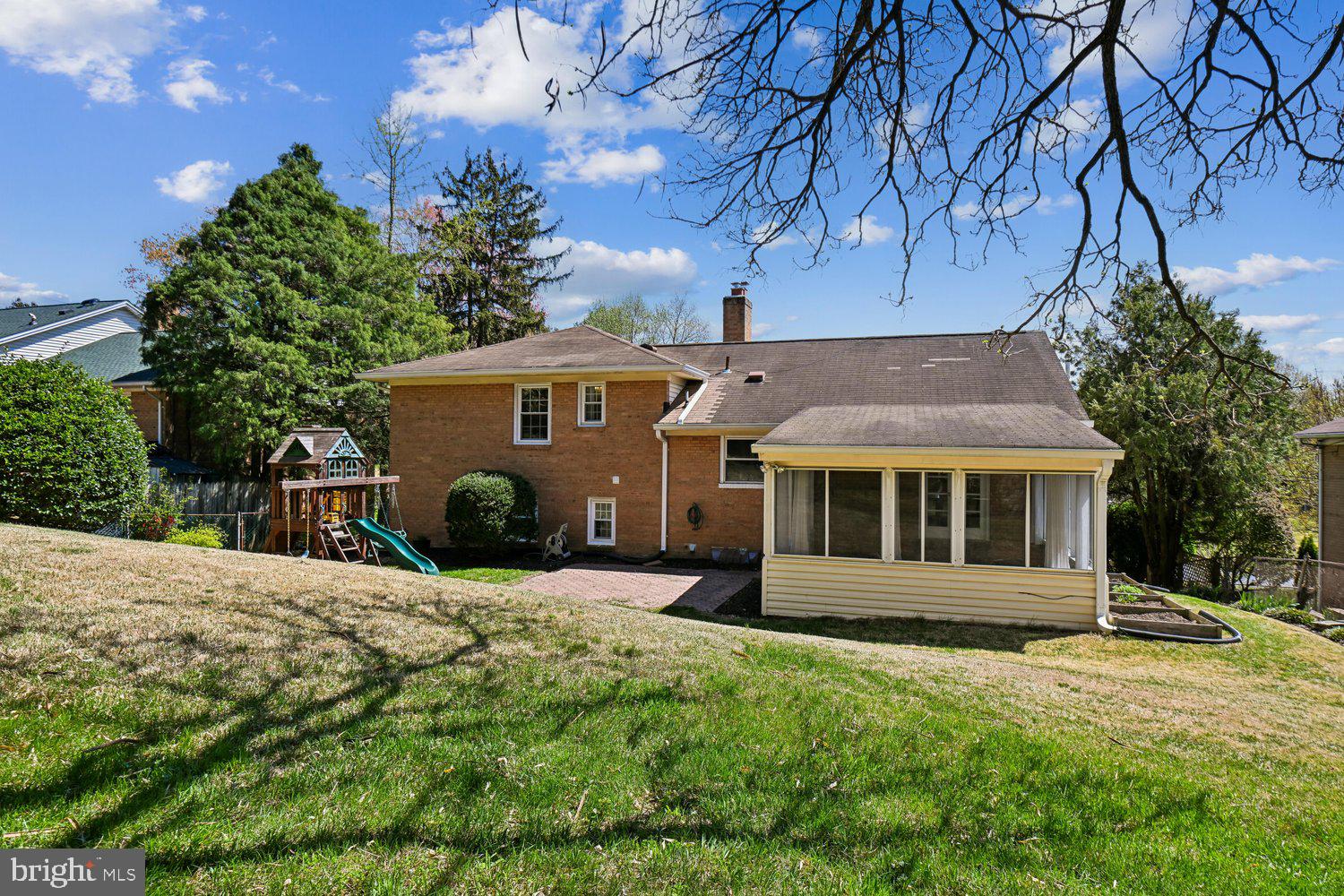 10706 Stoneyhill Drive Silver Spring, MD 20901 - Photo 47 of 50 Spacious backyard w/ sunroom and patio