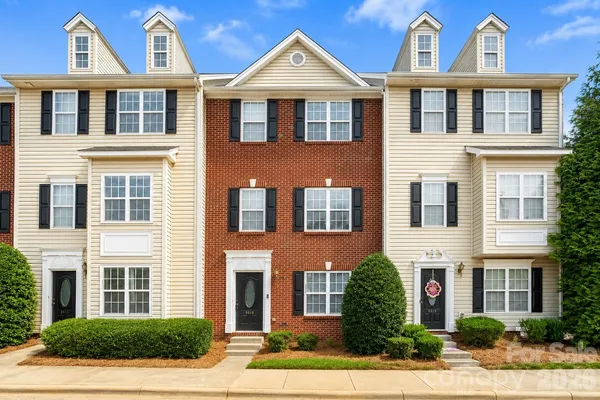 $319,000 | 9815 Treeside Lane, Matthews, NC 28105