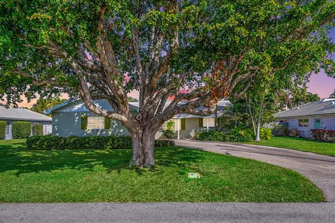 $1,055,000 | 1210 Dolphin Road, Singer Island, FL 33404