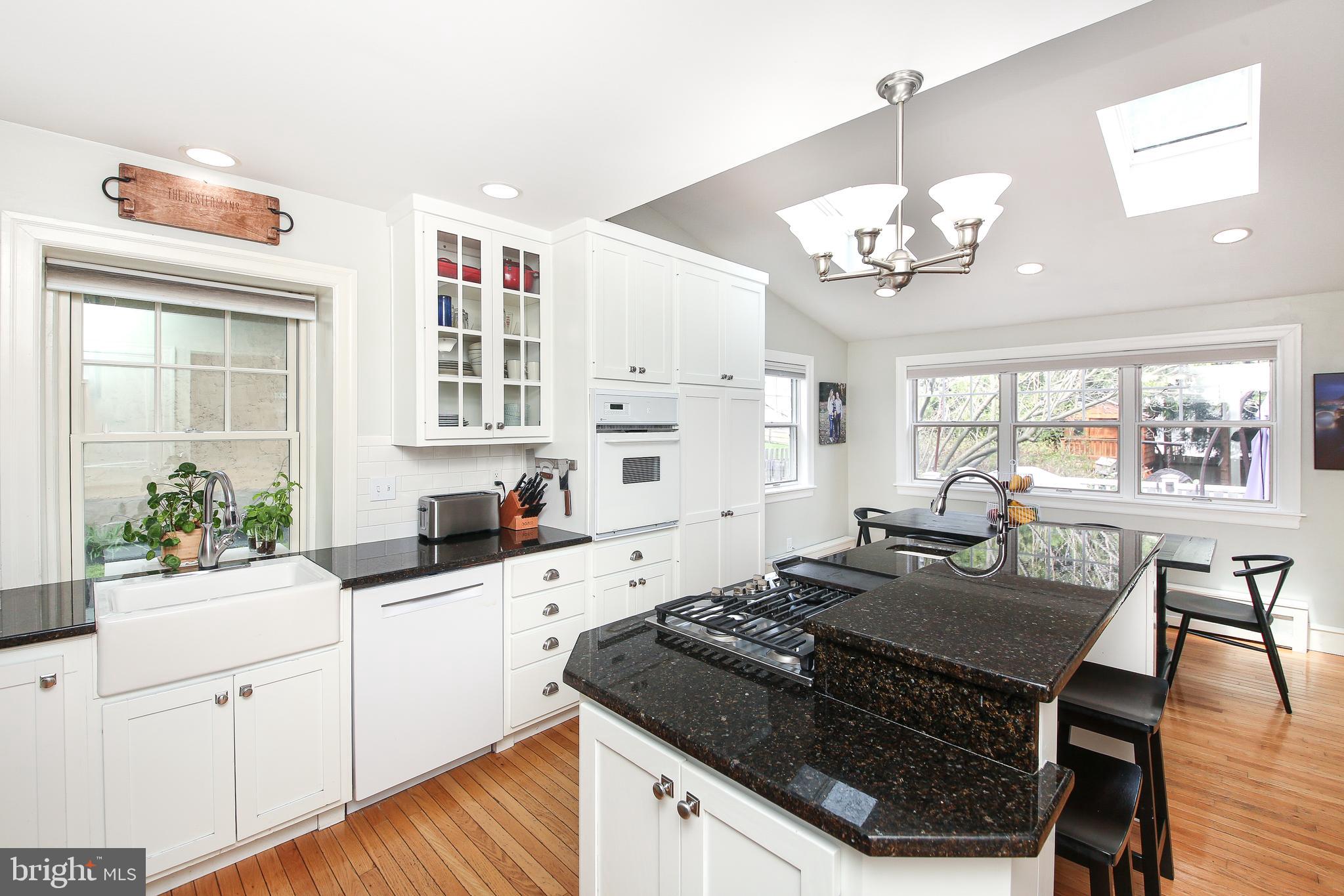 20 Hillside Road Wayne, PA 19087 - Photo 11 of 49 Center island has gas cooktop