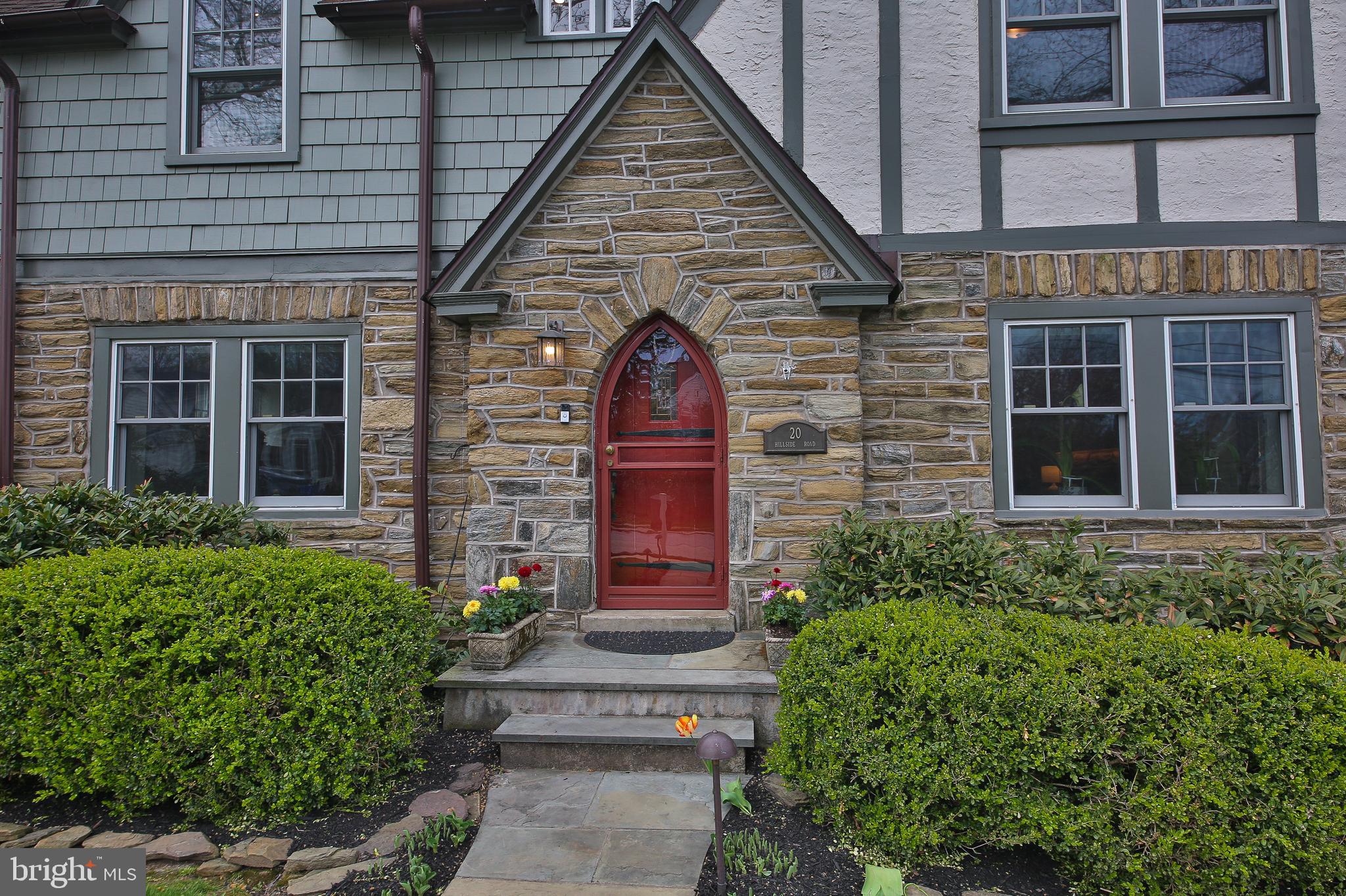 20 Hillside Road Wayne, PA 19087 - Photo 3 of 49 Inviting entry