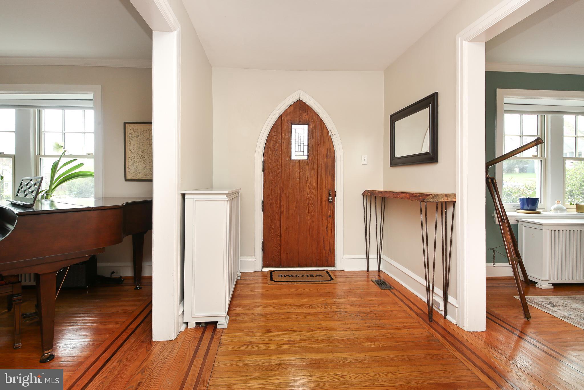 20 Hillside Road Wayne, PA 19087 - Photo 5 of 49 Front entry foyer