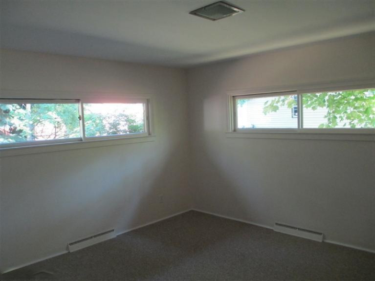 604 North Rath Avenue Ludington, MI 49431 - Photo 13 of 24 Additional Photo