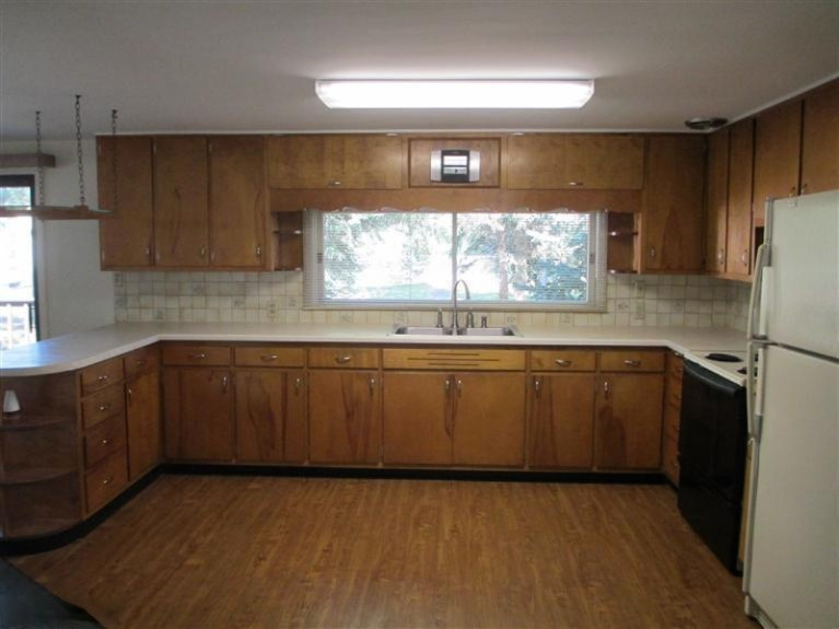 604 North Rath Avenue Ludington, MI 49431 - Photo 6 of 24 Additional Photo