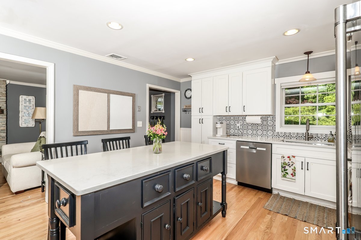 41 High Ridge Road Brookfield, CT 06804 - Photo 7 of 39