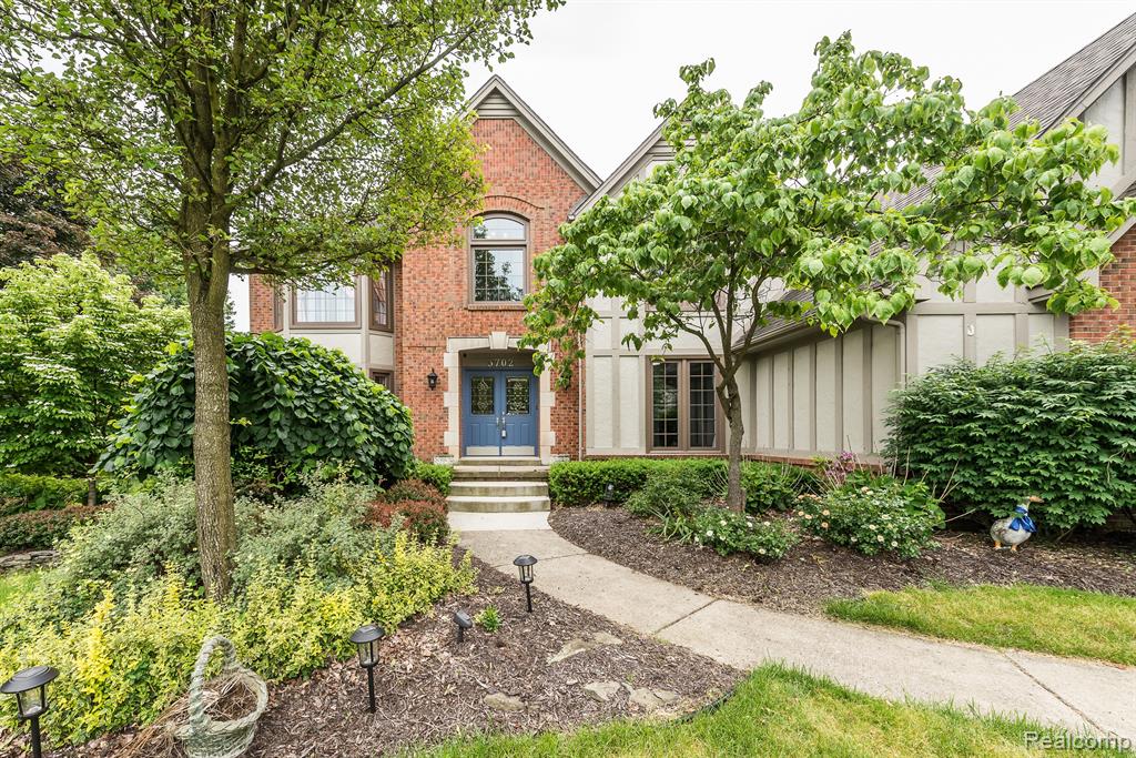 3702 Edinborough Drive Rochester Hills, MI 48306 - Photo 3 of 37 Gallery Image 3