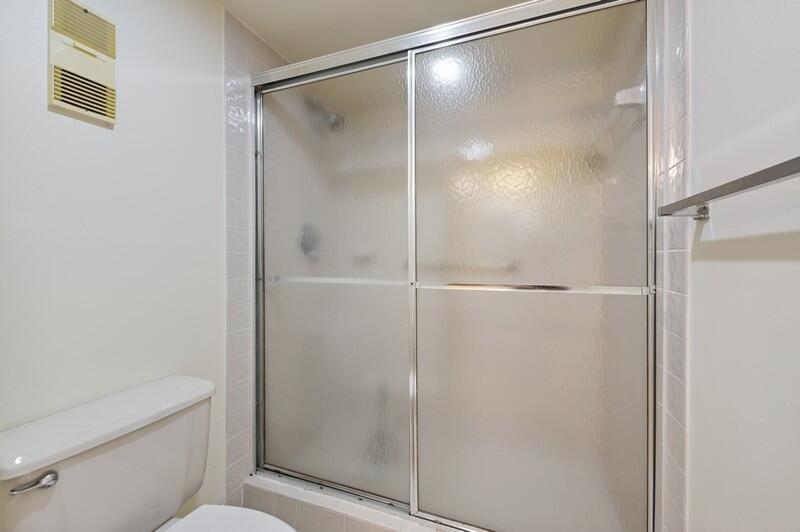 15074 Witney Road, Unit C101 Delray Beach, FL 33484 - Photo 13 of 25 11_15074WitneyRd_Unit101_168_PrimaryBath