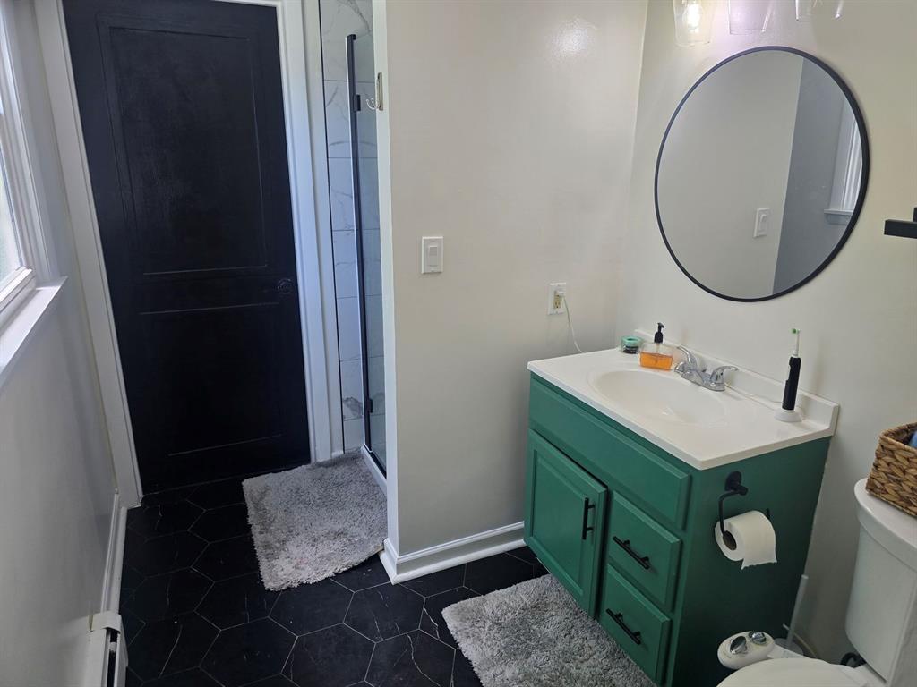 1767 Hassam Road Coraopolis, PA 15108 - Photo 16 of 23 Jack and Jill bathroom