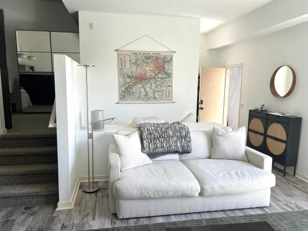 $2,999 | 941 West Hawthorn Street, Unit 8, San Diego, CA 92101