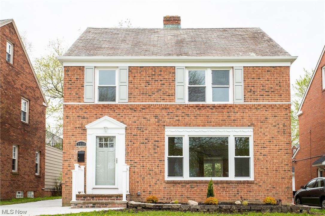 3910 Faversham Road Cleveland, OH 44118 - Photo 2 of 35 Gallery Image 2