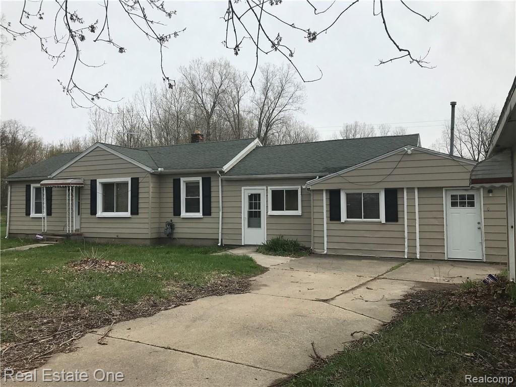26101 Karr Road Belleville, MI 48111 - Photo 1 of 21 5163F0D0-65DE-4996-AD4D-4F1DB541CA6C.jpeg