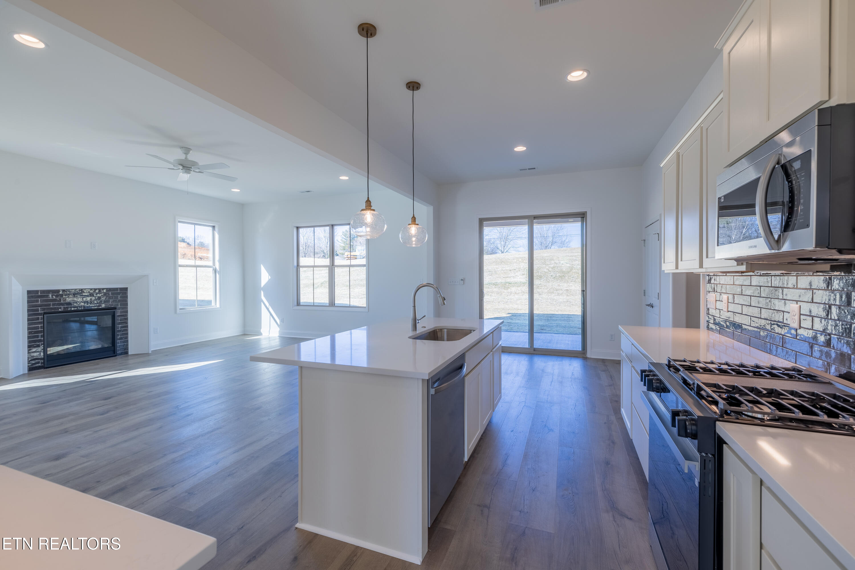 12167 Signal View Road Knoxville, TN 37932 - Photo 9 of 36 HHV350-Laurel-27