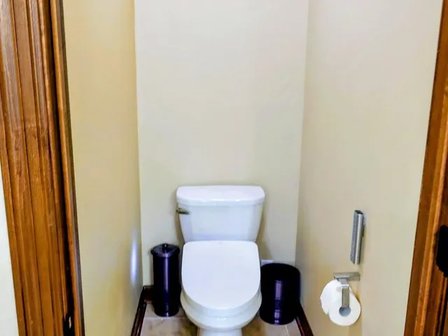 $895,000 | 18658 Ponderosa Court, Eden Prairie, MN 55347