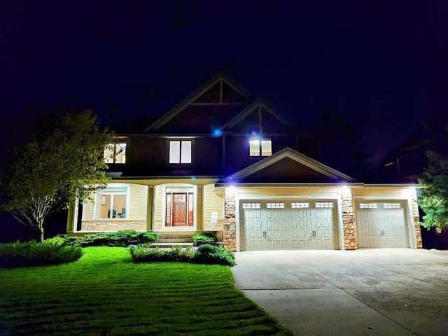$895,000 | 18658 Ponderosa Court, Eden Prairie, MN 55347