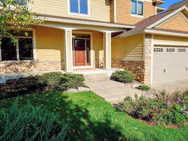 $895,000 | 18658 Ponderosa Court, Eden Prairie, MN 55347