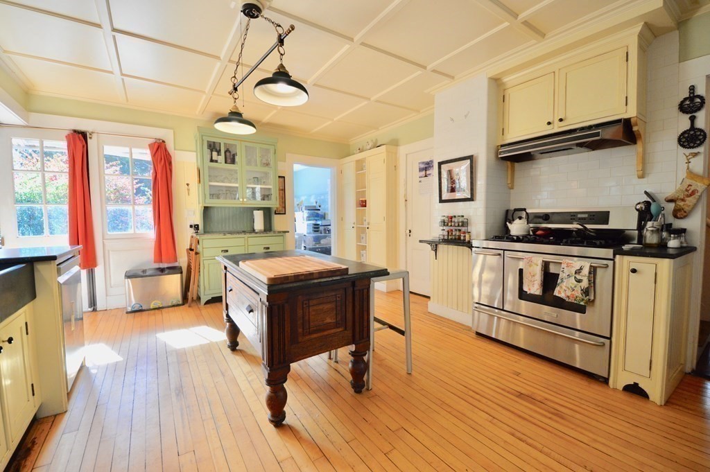 8 Montgomery Road Huntington, MA 01050 - Photo 8 of 40