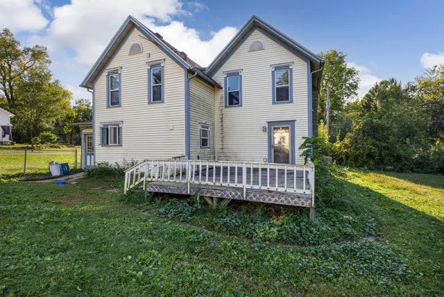 $195,000 | 2831 South Lucas Street, Orfordville, WI 53576