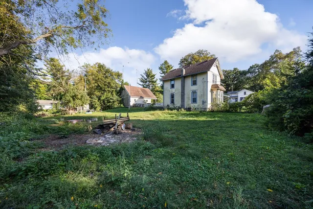 $195,000 | 2831 South Lucas Street, Orfordville, WI 53576