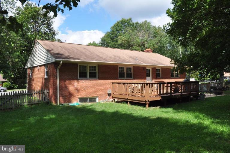 5229 Inverchapel Road Springfield, VA 22151 - Photo 14 of 27 a view of a house with a yard and sitting area