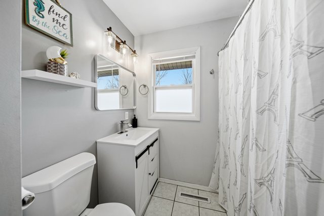 1412 Beach Road McHenry, IL 60050 - Photo 10 of 18