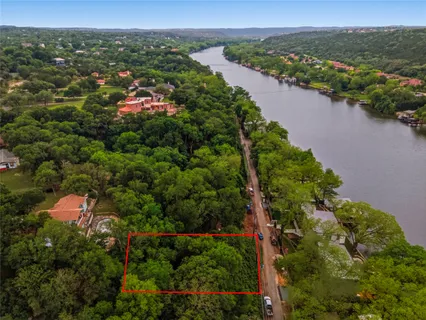 $525,000 | 2803 Edgewater Drive, Austin, TX 78733