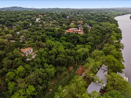 $525,000 | 2803 Edgewater Drive, Austin, TX 78733