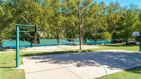 $525,000 | 2803 Edgewater Drive, Austin, TX 78733