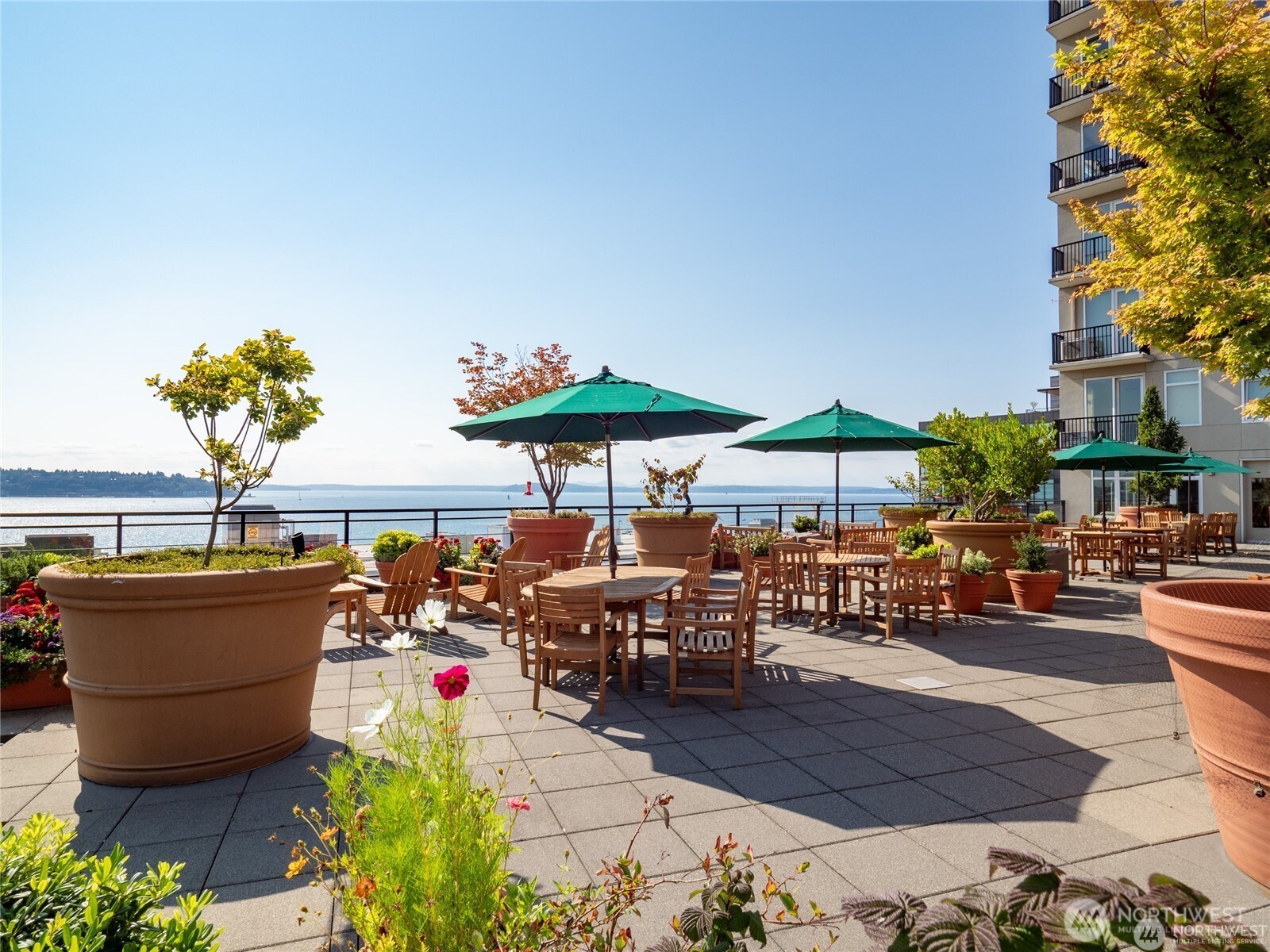 2607 Western Avenue, Unit 612 Seattle, WA 98121 - Photo 25 of 29