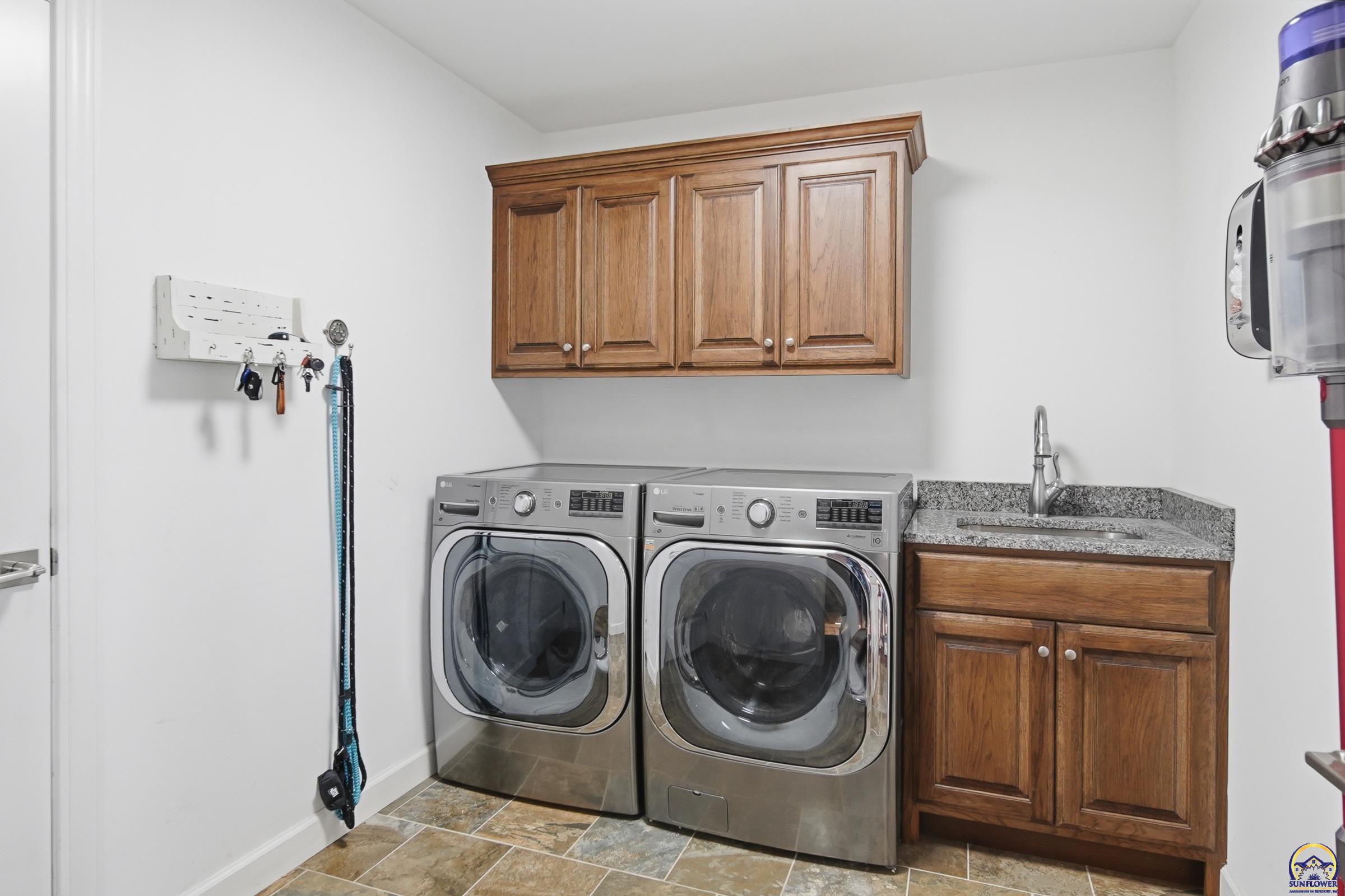 3334 Southwest 43rd Street Topeka, KS 66610 - Photo 16 of 32