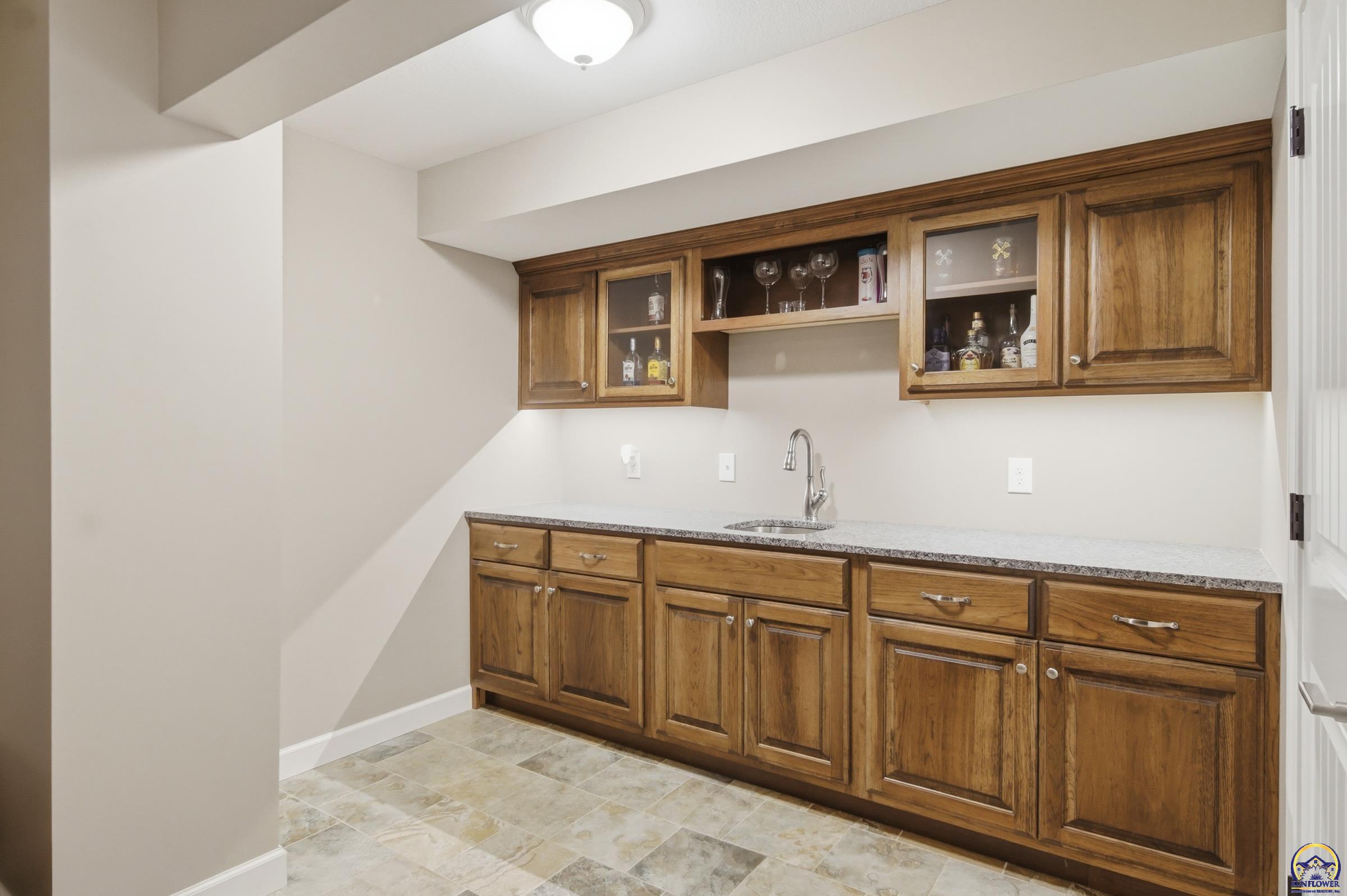 3334 Southwest 43rd Street Topeka, KS 66610 - Photo 20 of 32