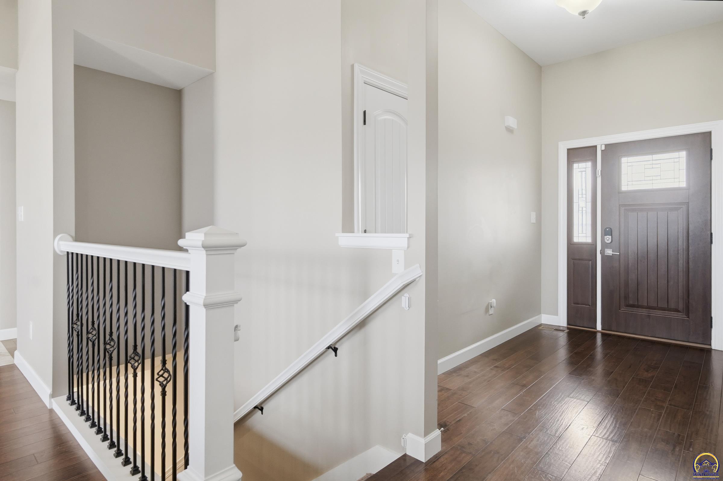 3334 Southwest 43rd Street Topeka, KS 66610 - Photo 2 of 32