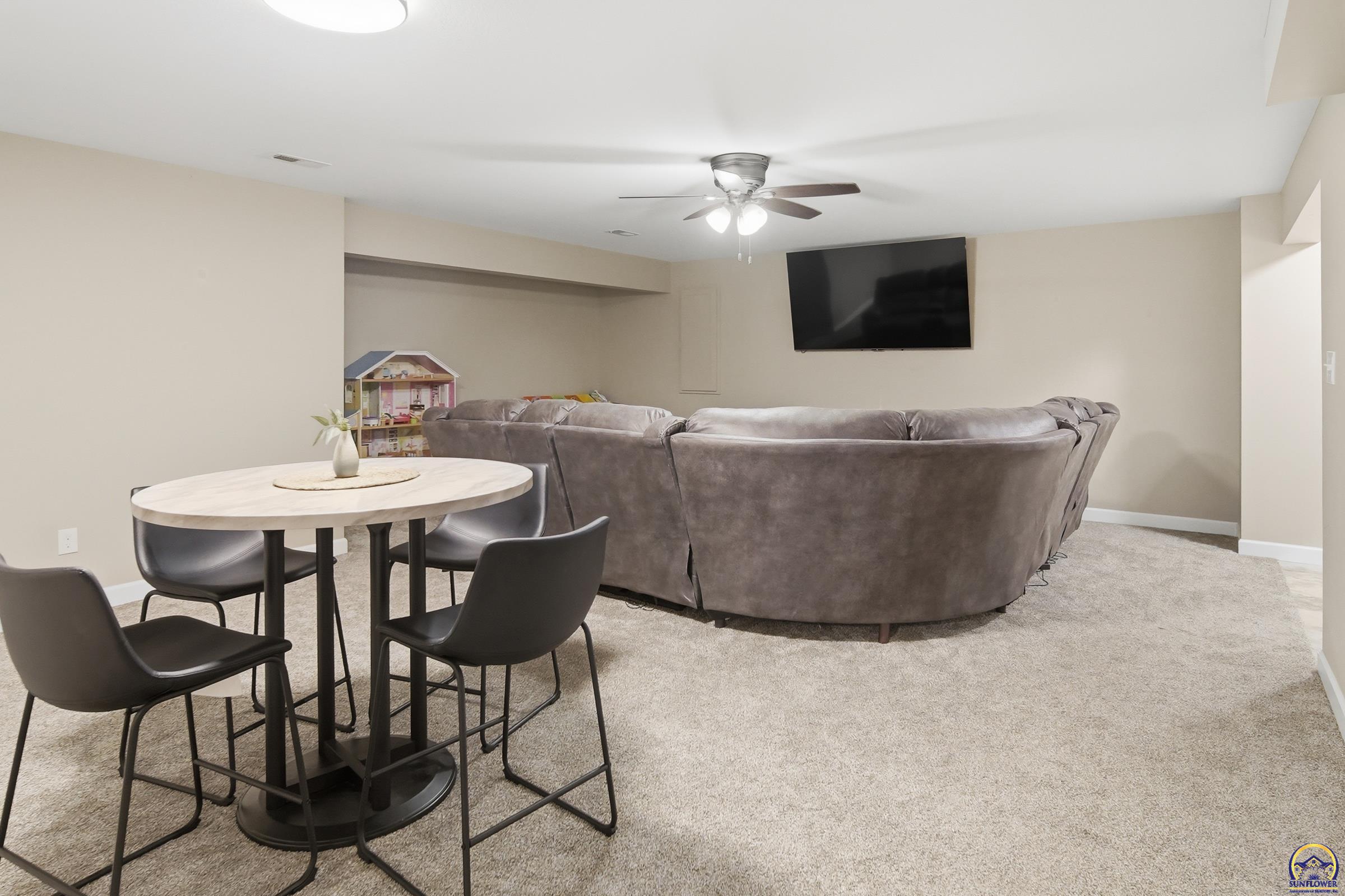 3334 Southwest 43rd Street Topeka, KS 66610 - Photo 23 of 32