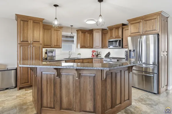 $460,000 | 3334 Southwest 43rd Street, Topeka, KS 66610