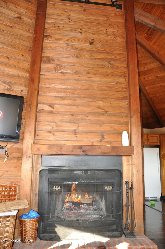 1101 Elgin Way Bushkill, PA 18324 - Photo 5 of 16 Living room fireplace