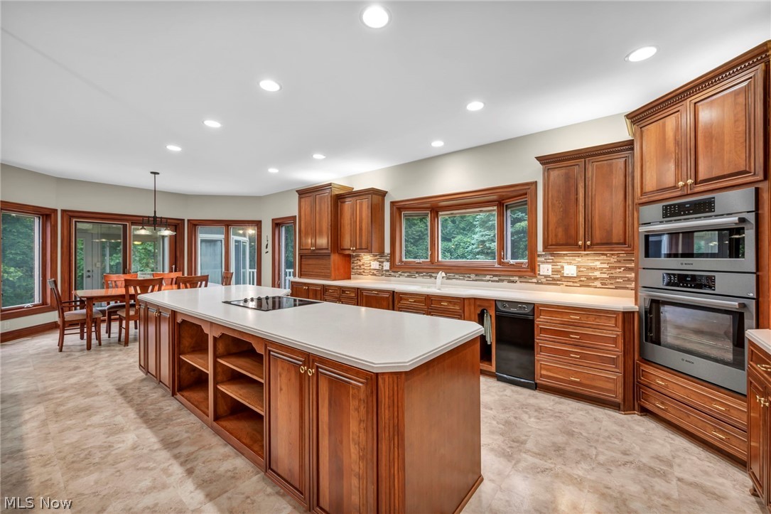 7282 Pinehill Road Painesville, OH 44077 - Photo 18 of 48