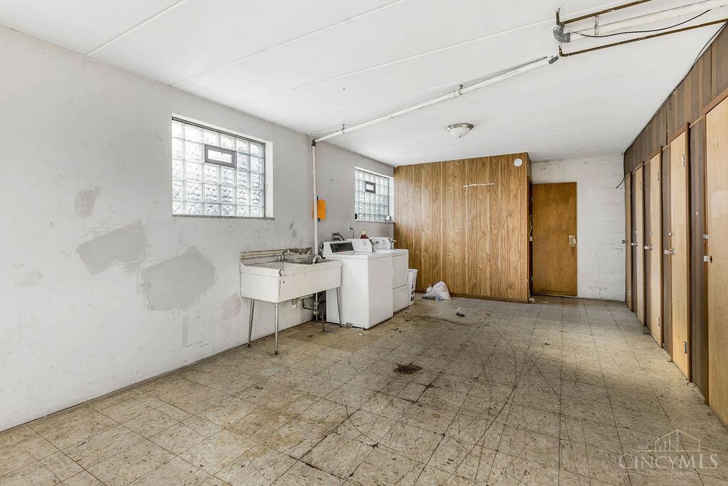 5206 Montgomery Road Cincinnati, OH 45212 - Photo 4 of 21